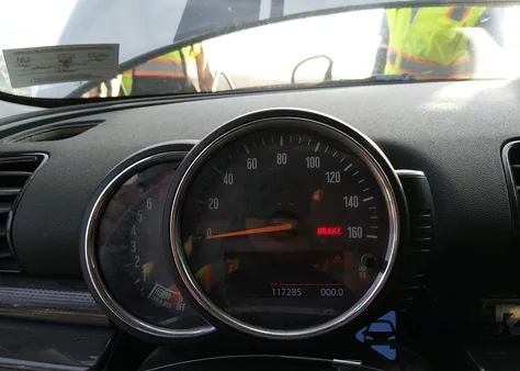 2017 Mini Clubman Cooper S z USA, uszkodzony, nr VIN WMWLU5C38H2F24565